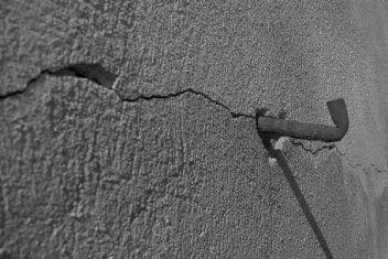 سخن از میخ سخن از متن