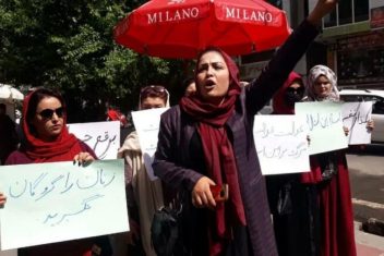 مطالبات زنان و مبارزه برای رهایی